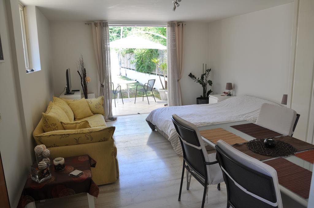 Cosy Studio With Garden / Individual Apartment Атина Екстериор снимка