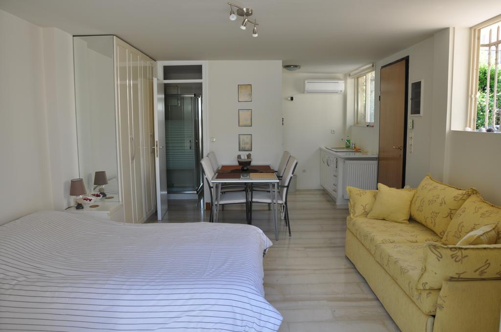 Cosy Studio With Garden / Individual Apartment Атина Екстериор снимка